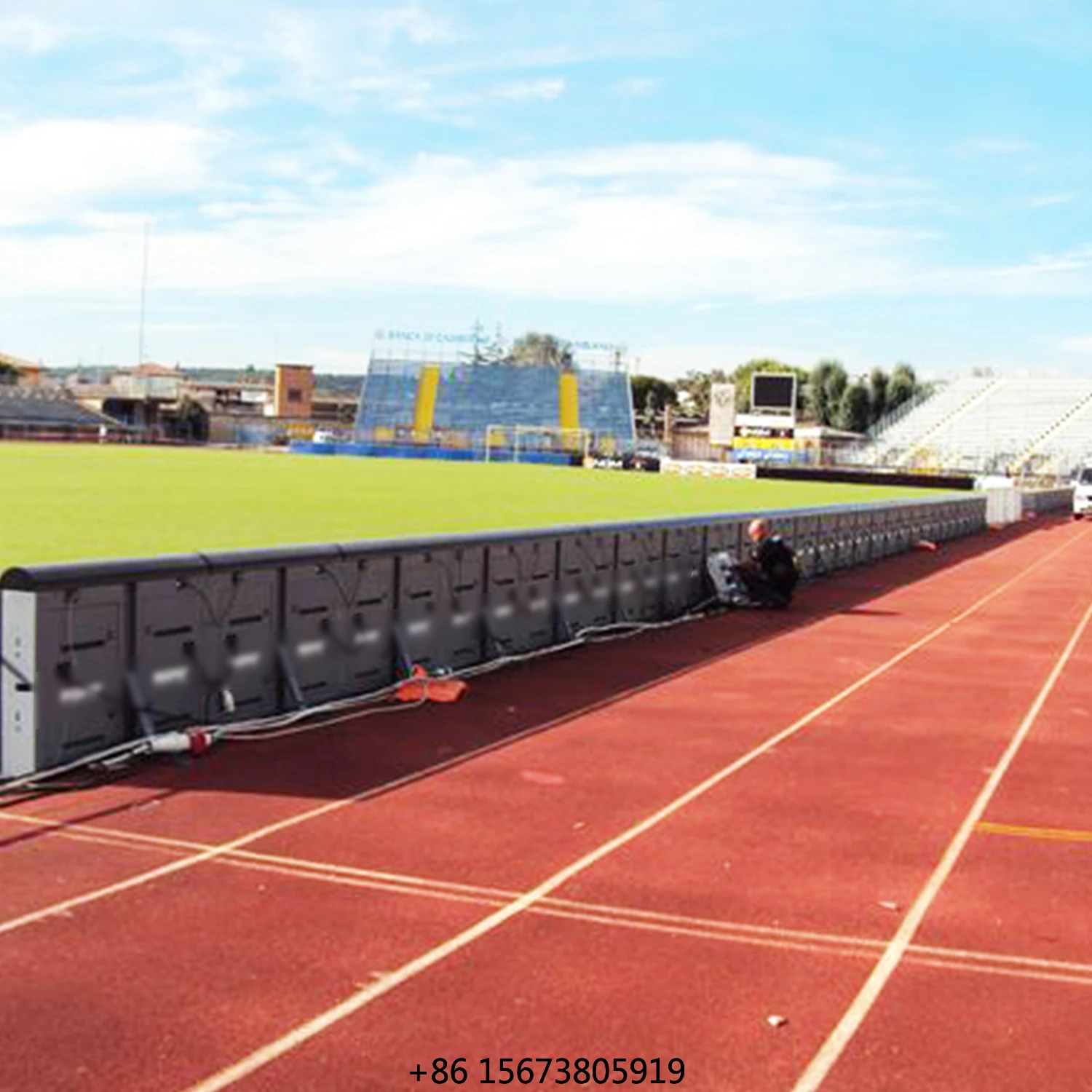 Pantalla LED Publicitaria Perimetral para Estadios de Baloncesto, Fútbol, Cricket, etc., P10 de 10 mm