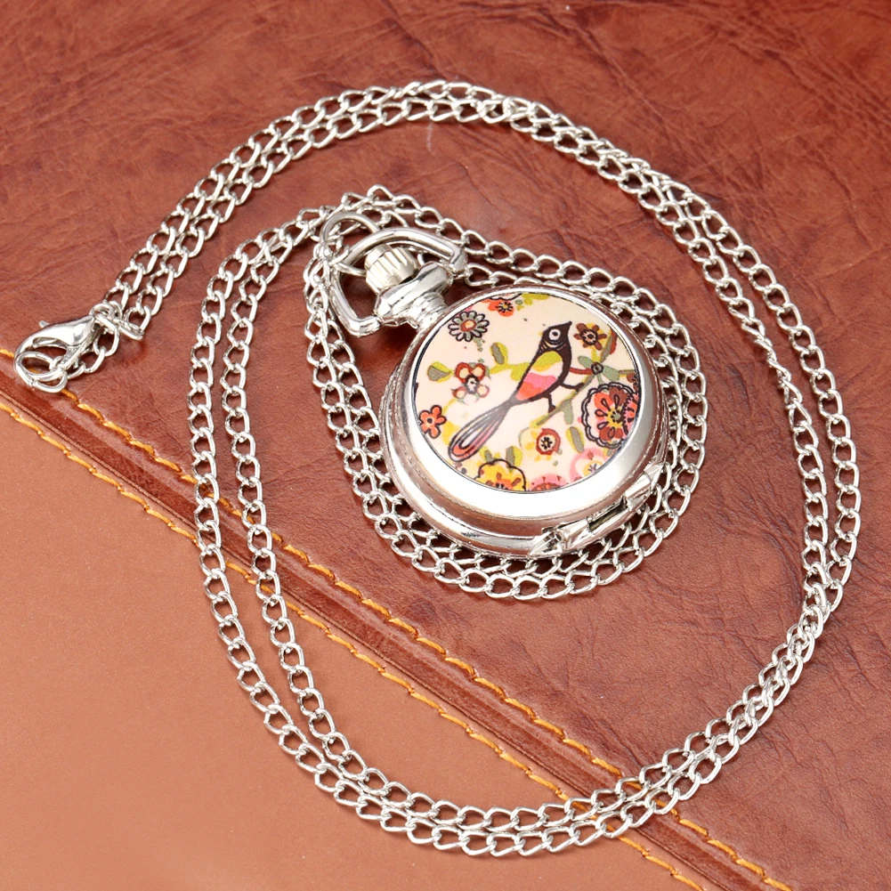 Vintage elegante fiore uccello Design collana al quarzo orologio regalo uomo donna numeri arabi quadrante orologio da tasca con ciondolo di piccole dimensioni