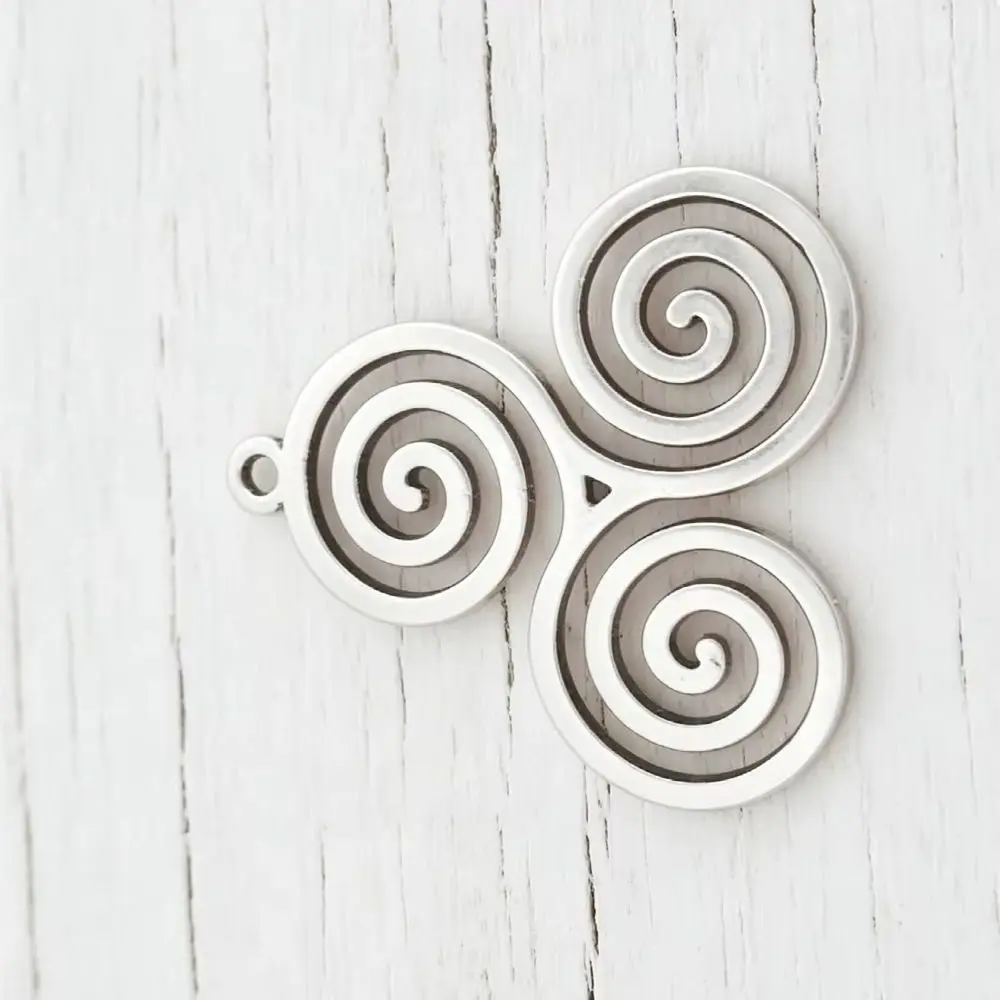 10 x Tibetan Silver Triskele Triskelion Triple Spiral Celtics Knot Charms Pendants for Jewelry Making 35x33mm