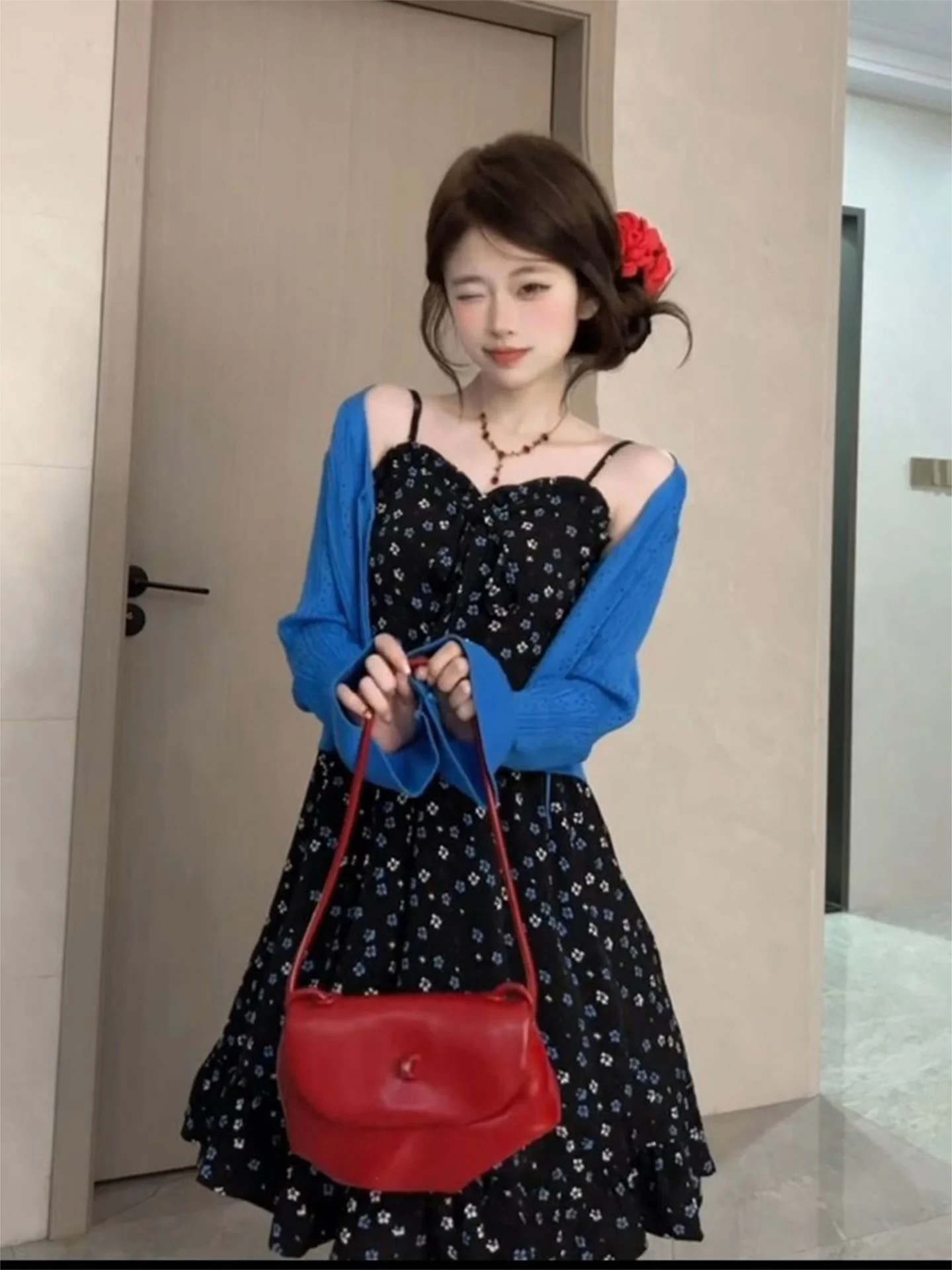 Early Autumn Atmosphere Beautiful Matching Set Women's Black Floral Strap Dress Klein Blue Open Cardigan Two-Piece Set