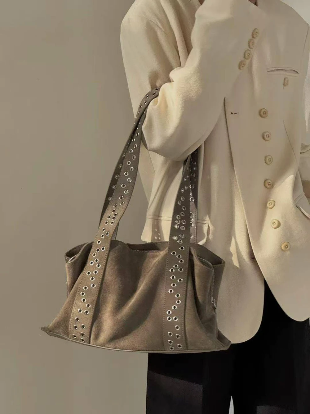 

Annmouler lLuxury Handbag And Purse New Large Capacity Tote Shoulder Faux Suede Moto & Biker Rivet Underarm Bags For Women