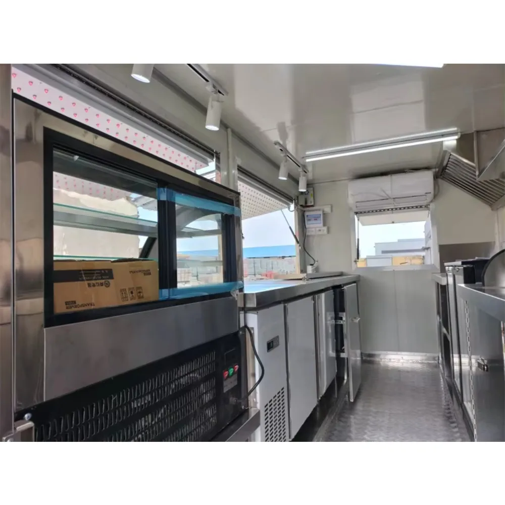 مقطورة طعام محمولة مجهزة بالكامل للمطبخ المحمول محطة بيع الوجبات السريعة معدات قابلة للتخصيص موثوقة للاستخدام في الهواء الطلق