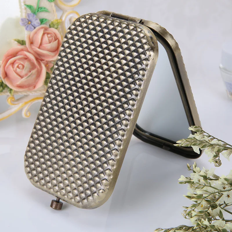 고급스러운 고대 방식, 속이 빈 손으로 장식된 물 드릴 미니 휴대용 양면 확대 거울