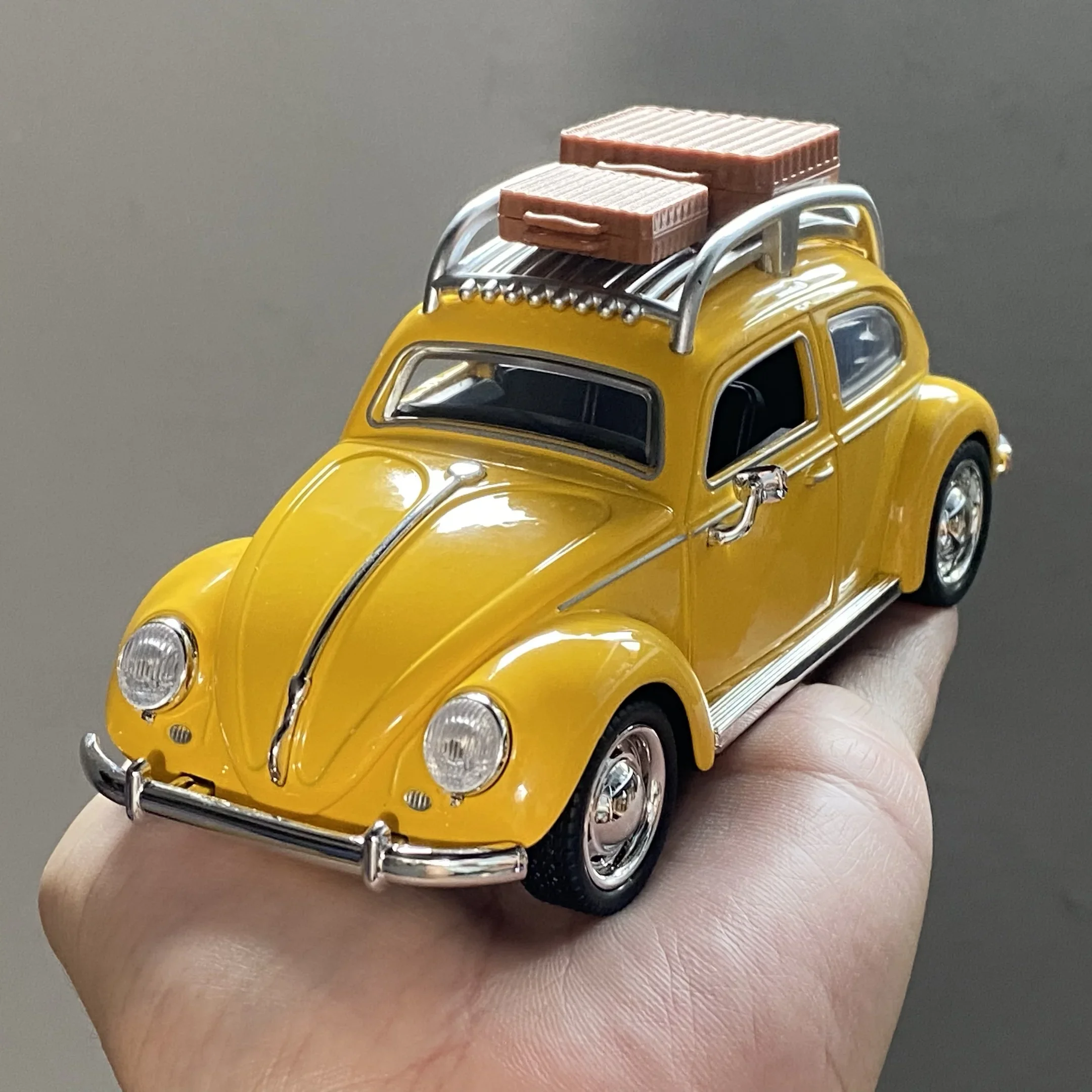 

Beetle Travel версия, компактный седан, игрушки из сплава, металлическая литая под давлением модель автомобиля, звук и свет, коллекционные предметы с откатным механизмом, хобби для мальчика