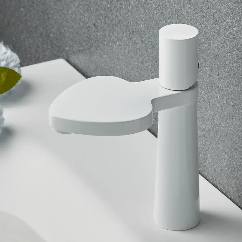 

Bathroom Basin Faucet Brush Gold Solid Brass Faucet Sink Mixer Tap Hot and Cold Signle Lever Basin Faucet Kitchen Mixer