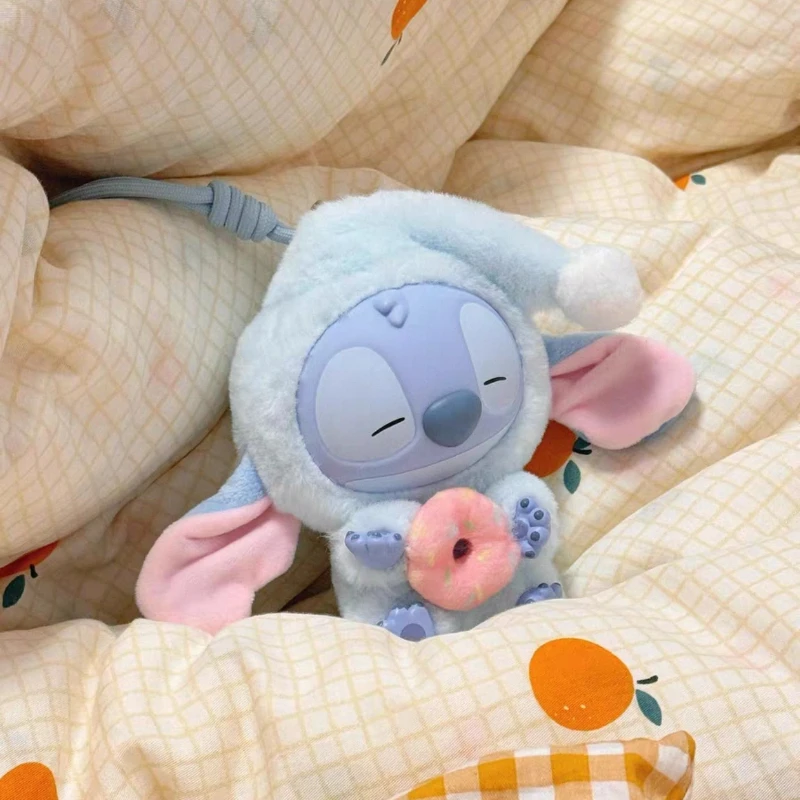 ตุ๊กตาจี้รูปสติทช์จากซีรีส์ "Stitch Eat Something Before Sleep"  แบบสุ่มในกล่องไวนิล ของเล่นตกแต่งกระเป๋า ของขวัญวันเกิดและเทศกาล
