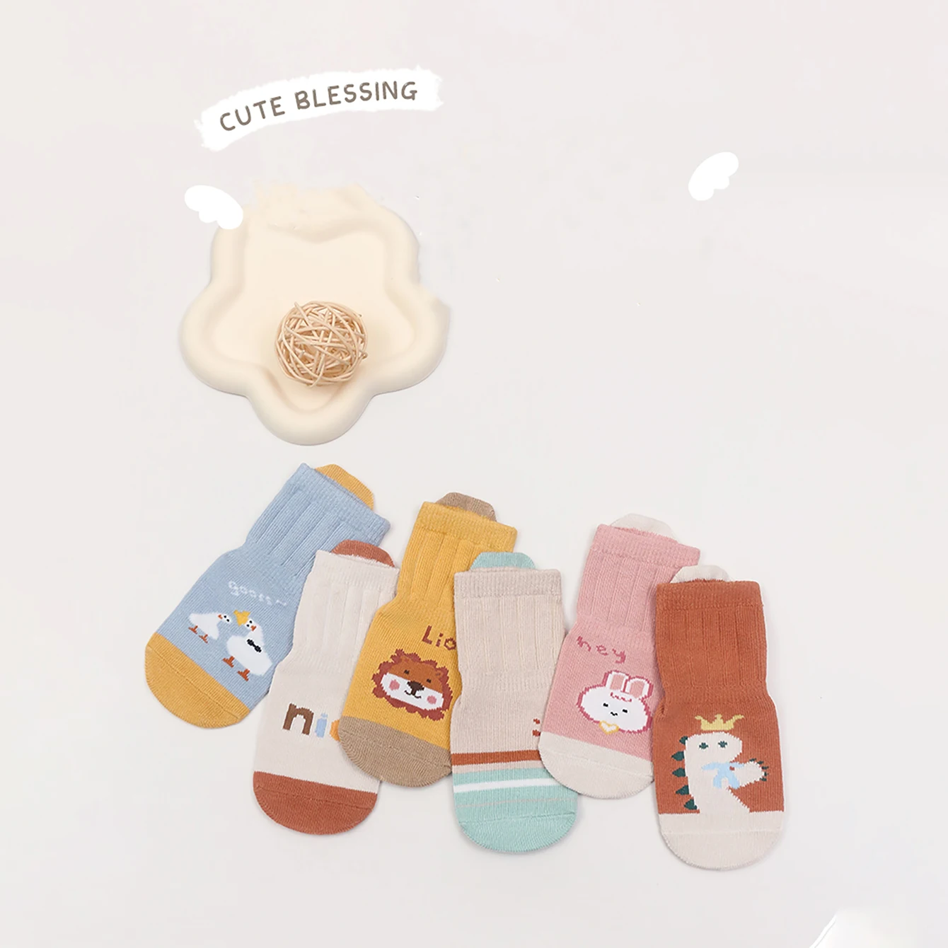 Chaussettes de sol anti-ald pour bébé, planche droite, courtes, grande surface, collées, tramimmersion, saison, dessin animé, 6 paires