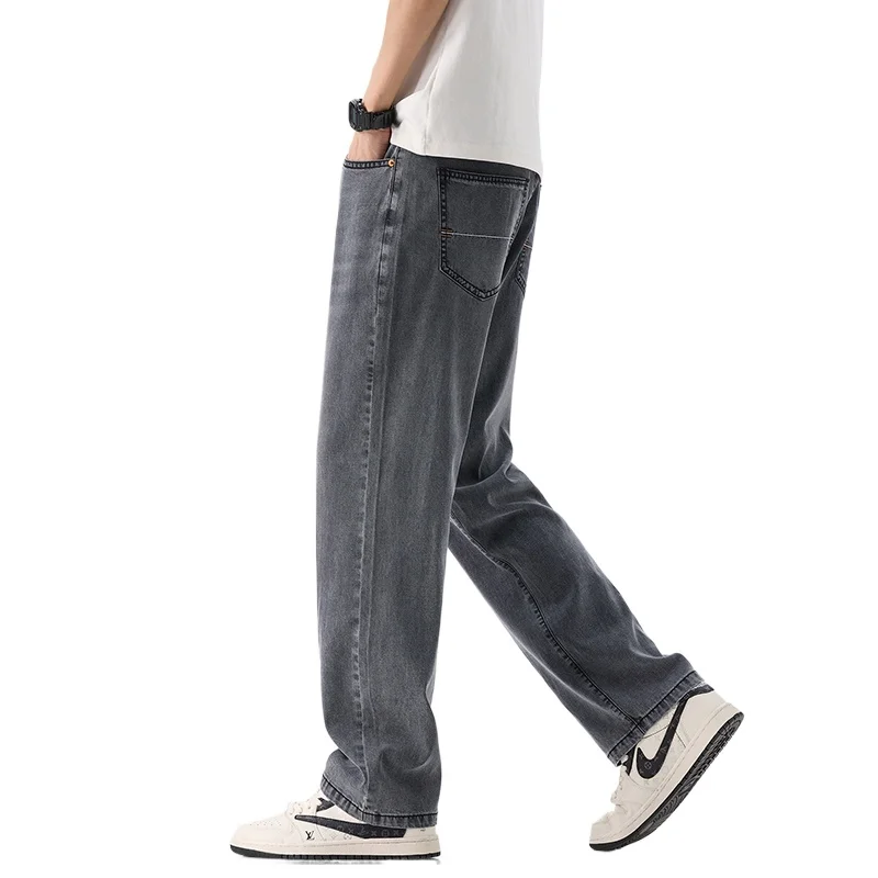 

Модель мужских прямых узких серых джинсов, прямой и простой дизайн, подходит для повседневного ношения на все сезоны. Свободные и удобные.