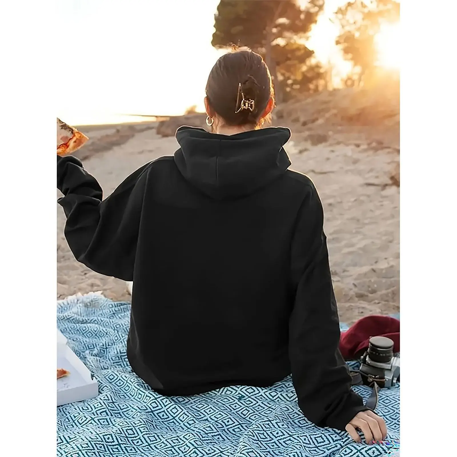 2025 بلوزات للمرأة فضفاضة هوديس الشتاء عادية عيد الميلاد مطبوعة مريحة الإناث طويلة الأكمام بلايز كنزة بمقاس كبير