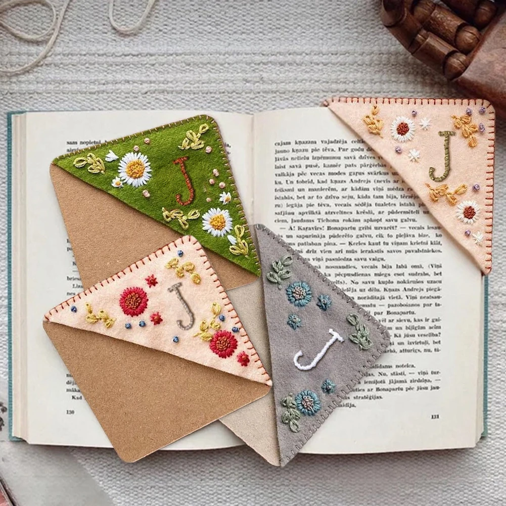 Segnalibro fatto a mano Stile stagioni Segnapagina cucito a mano Segnalibro personalizzato con ricamo a lettera multifunzione per gli amanti dei libri