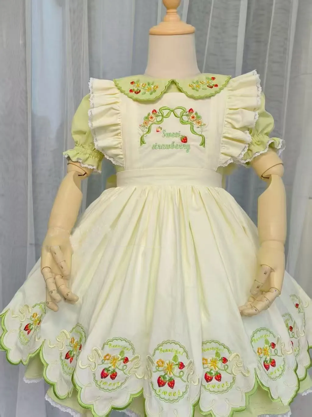 

Baby Girl Strawberry Embroidery Light Green Vintage Princess Ball Gown Dress for Party Eid Birthday Holiday Photograph B273