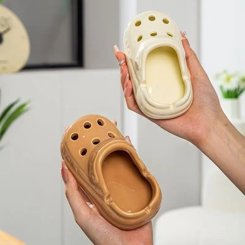 Cute slippers Ceramic Ashtray Decoration Ornaments Office Living Room Ashtray Ash-Proof Ashtray Smoking Accessories