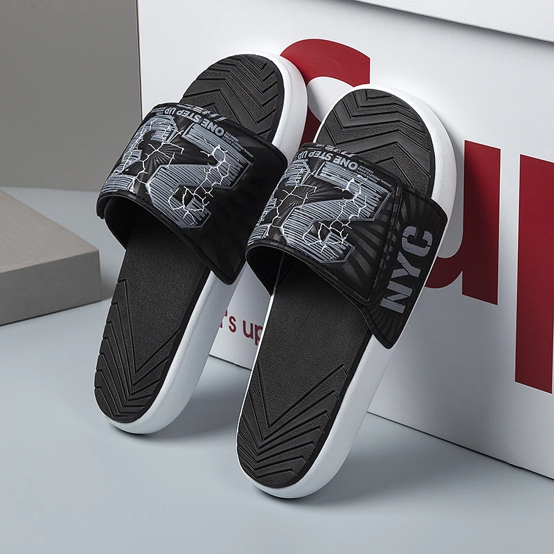 

Men's slippers new plus size fashion casual men's shoes soft bottom trampling shit sandals men's beach shoes men's sandals 45 46