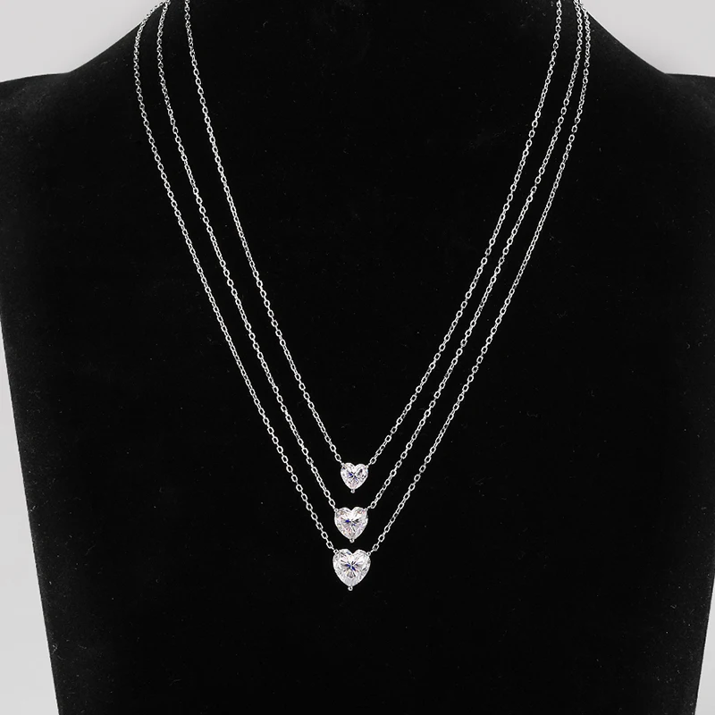 Thumbnail 3 - #5 Trending Gold Necklaces Right Now