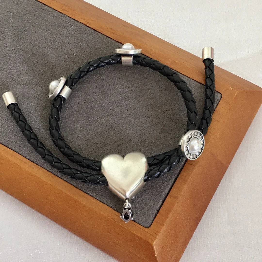 24new Leather draw heart bracelet men and women can wear diamond woven leather rope adjustable