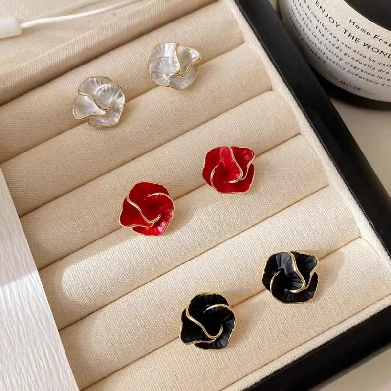 Franse elegante zirkoon parel oorbellen voor vrouwen zwart witte kleur druppelglazuur camelia bloem oorbel lichte luxe sieraden