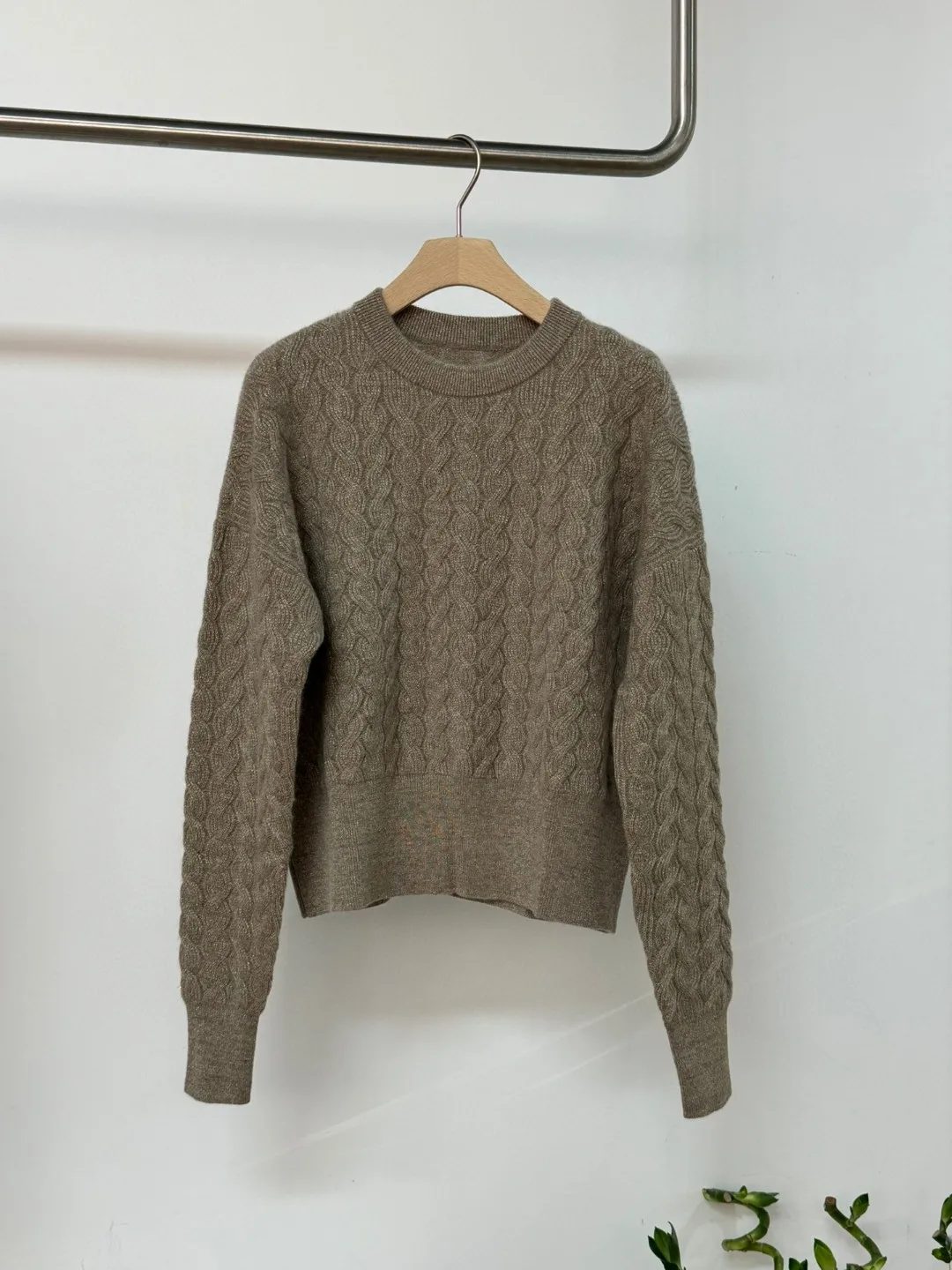 Autumn Winter Women\'s Knitted Skirt Suit B*C Gold Thread Tisted O-Neck Twisted Pullover Sweater + Knitted Skirt Suit