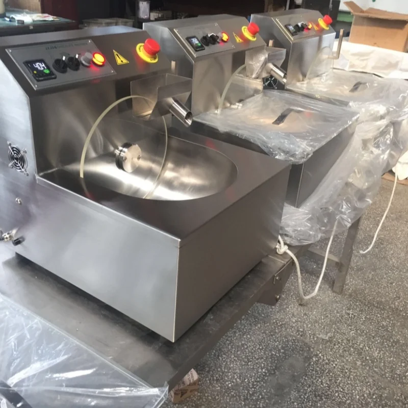 Factory Supply Automatic New 8L-30L Chocolate Melting & Tempering Machine with Vibration Table Wall Plug Powered 220V/110V