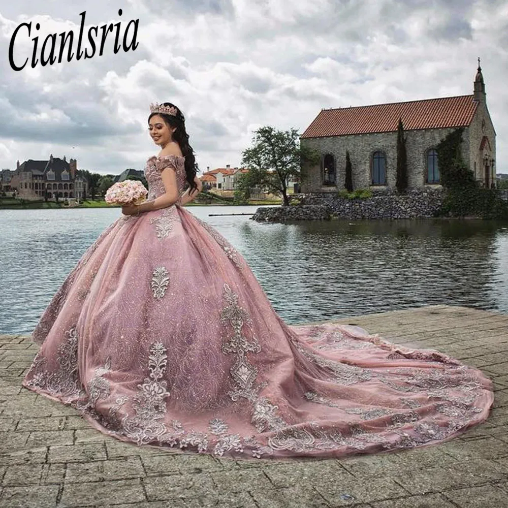 فستان وردي Quinceanera مشد على شكل قلب الكرة ثوب مطرز الكشكشة عيد ميلاد رداء حفلات حلوة 16 Vestidos De 15 Años