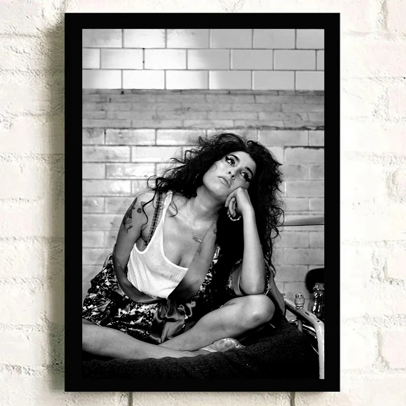 Famous Music Singer Amy Winehouse Vinatge Fashion Posters Canvas Painting and Prints Wall Art Modern Picture for Room Home Decor