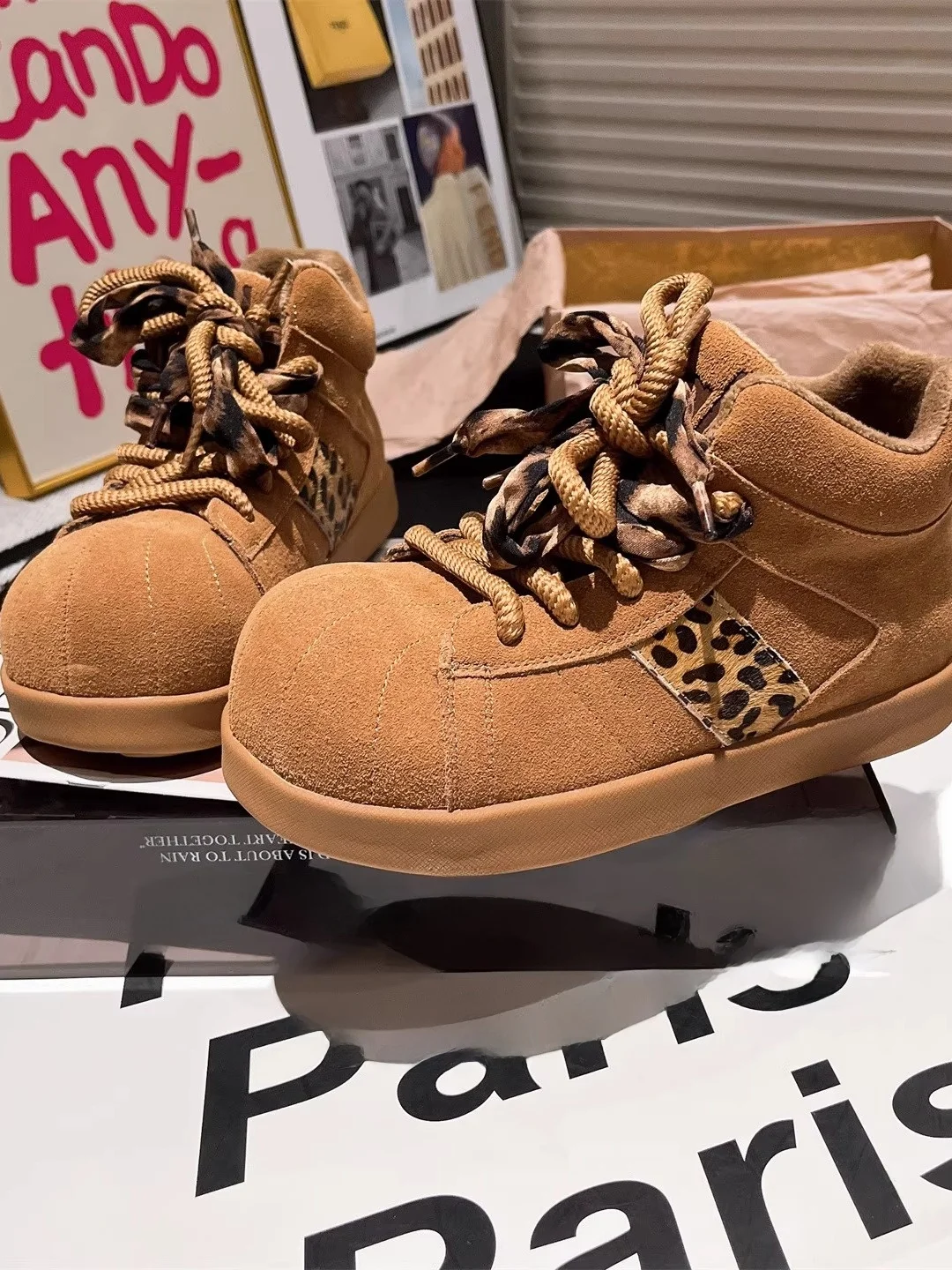 Picture: Aimixiao Flagip Store High-Top Leather Snarled Laces Large Head Capybara Design German Training oes Casual Sle