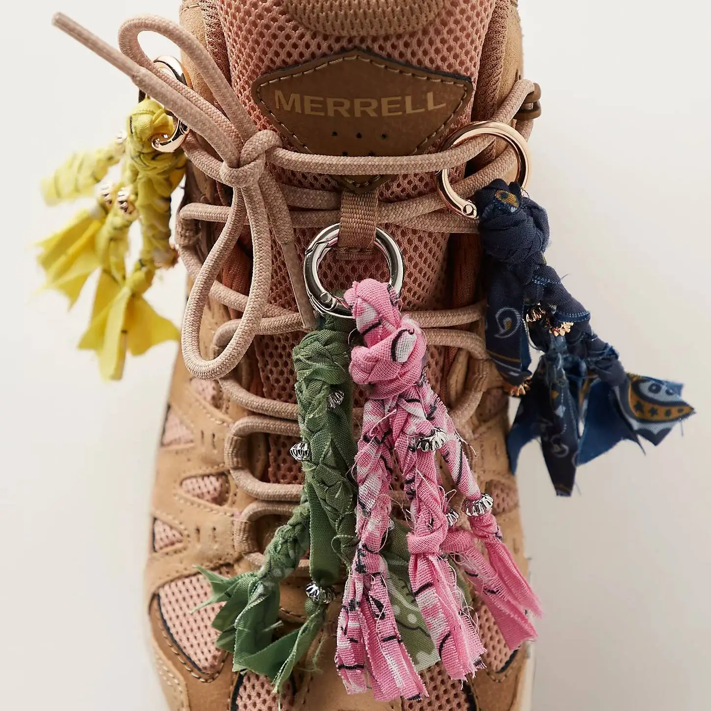 

2025 Colorful Shoelace Charms Ethnic Style Keychain Accessories with Fashionable Colored Rope for DIY Shoe Decor