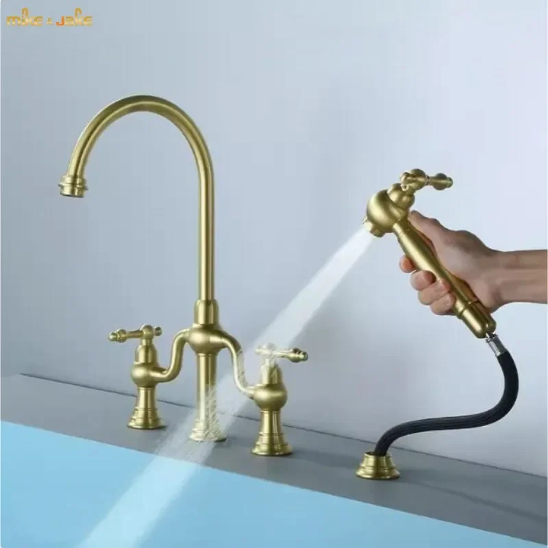 

kitchen faucet Kitchen sink hot and cold faucet with spray gun Europe us style kitchen mixer tap