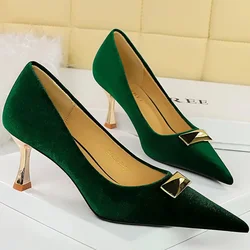 Women 7cm High Heels Metal Heels Wedding Replica Pumps Lady Luxury Designer Crystal Buckle Low Heels Velvet Green Prom Shoes