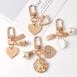 Pérola Keychain com Metal Letter Coração Tags Mulheres Meninas Car Bag Encantos Bonito Cor do Ouro Key Rings Jóias Acessórios