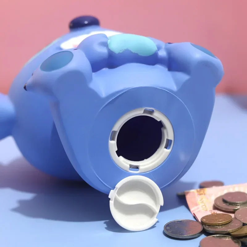 Lilo & Stitch Piggy Bank อะนิเมะอุปกรณ์ต่อพ่วงภาพยนตร์ตัวอักษร Stitch Angel ตกแต่งบ้านของเล่นเด็กวันเกิดคริสต์มาสของขวัญ