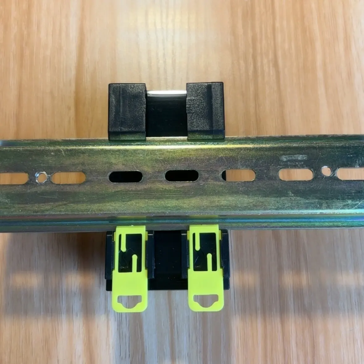 Differential to Collector Encoder Differential Signal Conversion Differential to Single-ended Compatible NPN/PNP