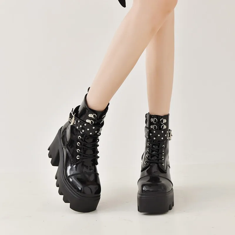 British Style Platform Women Short Boots Autumn Winter Rivet Buckle Belt Zipper Thick Bottom Anti Slip Motorcycle Gothic Shoes