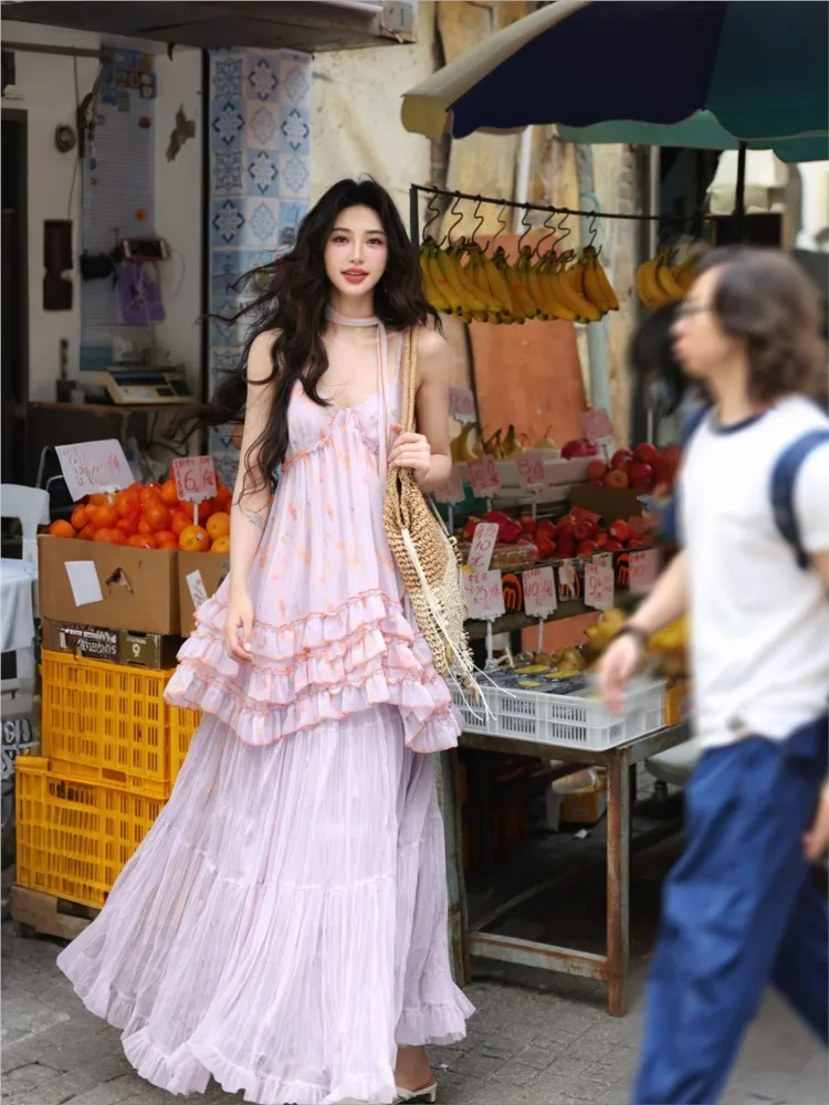 A long sleeveless lace halter skirt set with leaf collar print for day tea break