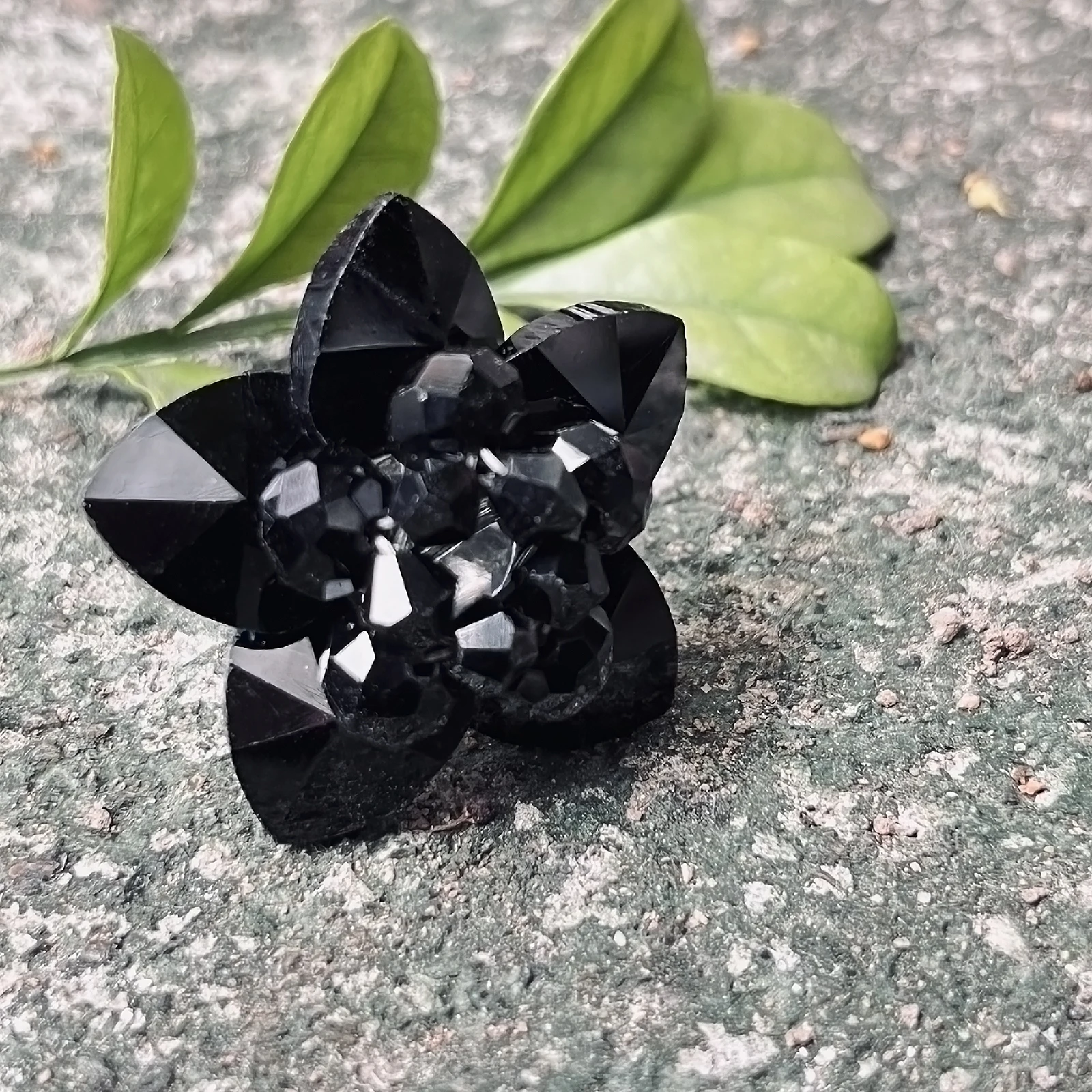 Hand Woven Black Heart-shaped Leaf Flower Crystal Fashion Adjustable Ring For Women Or Girl