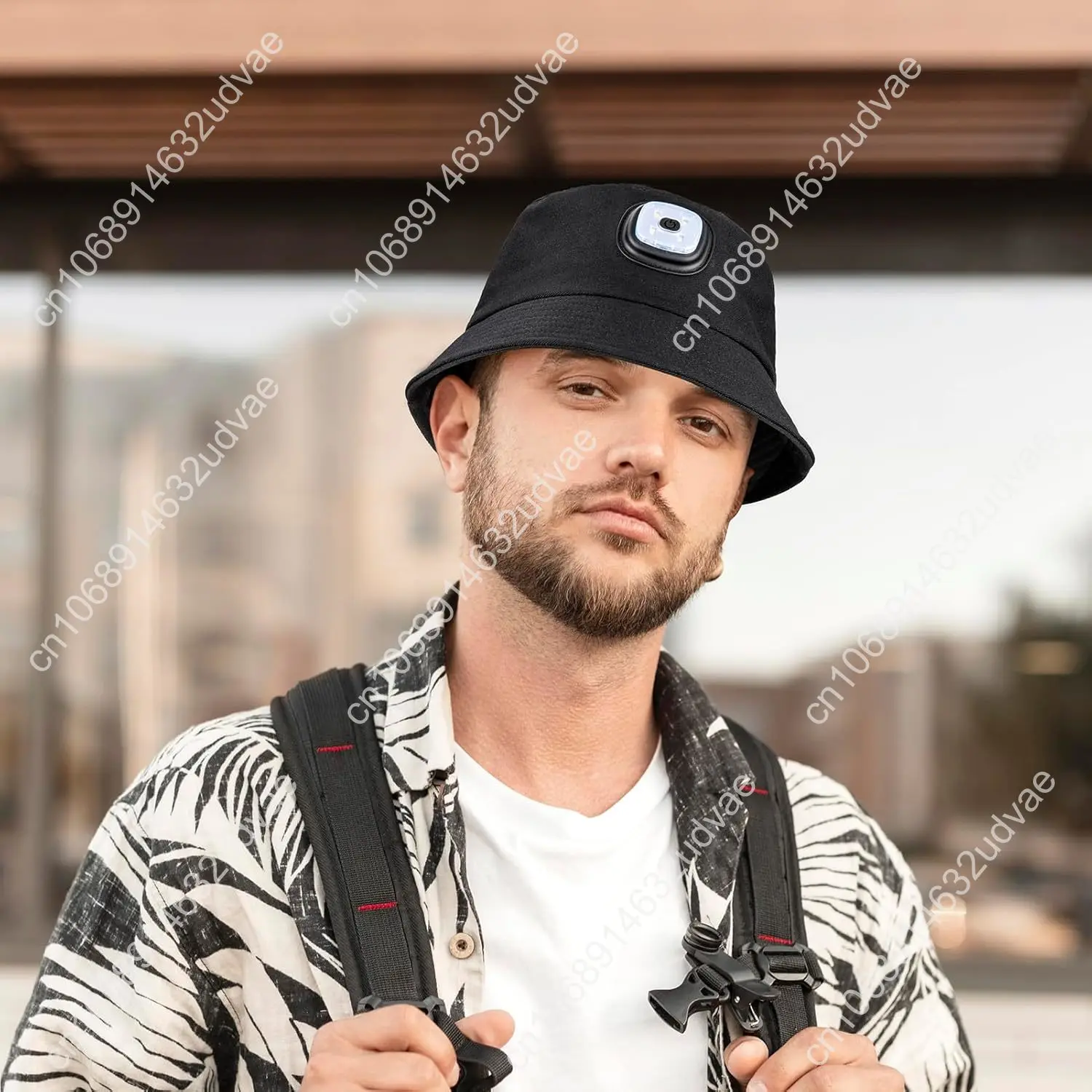 Etsfmoa Cappello da pescatore LED per uomo e donna, cappello da pescatore ricaricabile con luce, protezione solare da viaggio all'aperto Nero