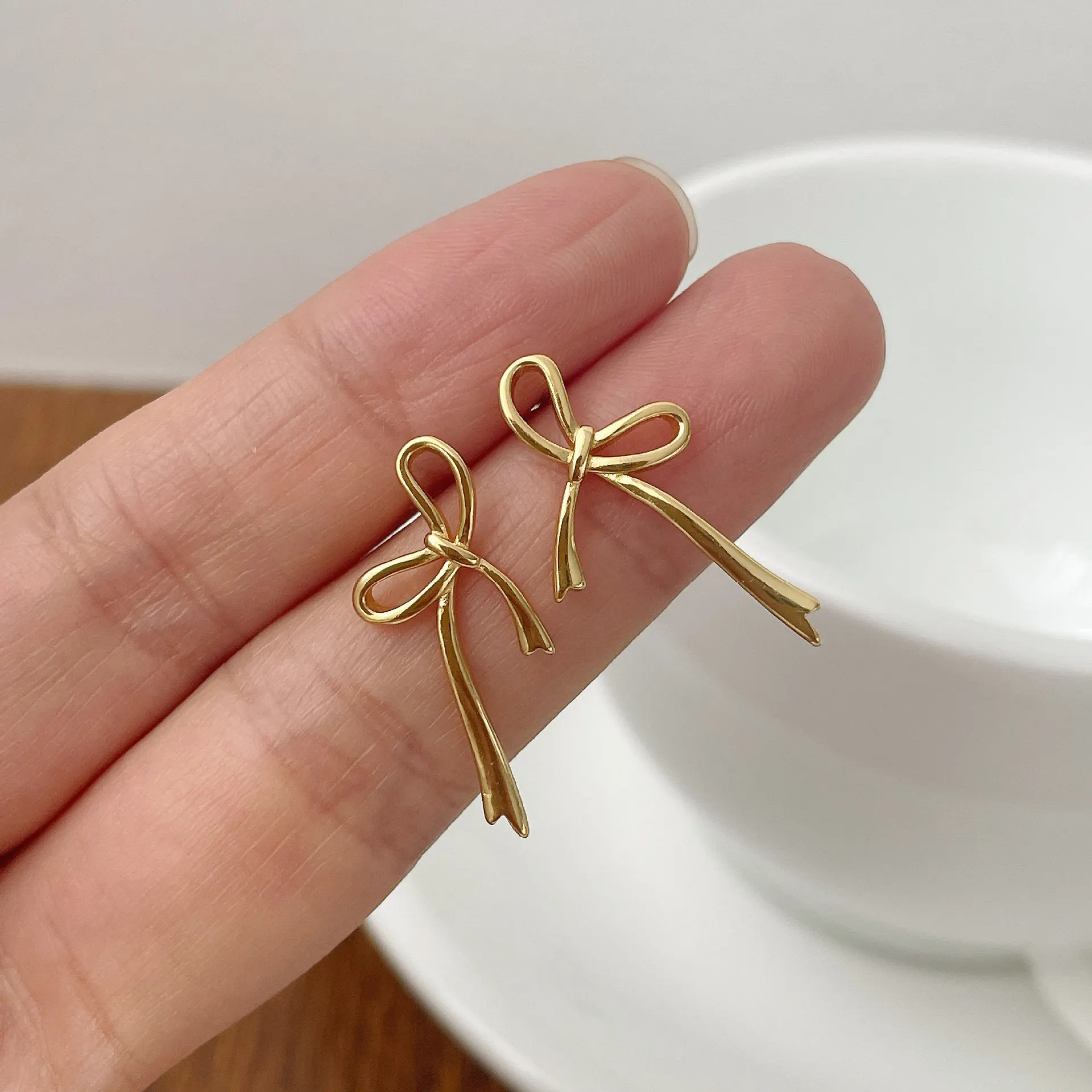 Fashion Gold Color Earrings for Women Bow Stud Nail Earring New 2024 Trendy Cute Jewelry Piercing Ear Accessories Christmas Gift