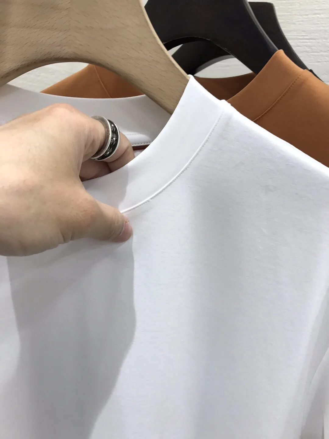

LP 25ss Простая повседневная футболка из мерсеризованного хлопка с круглым вырезом и короткими рукавами