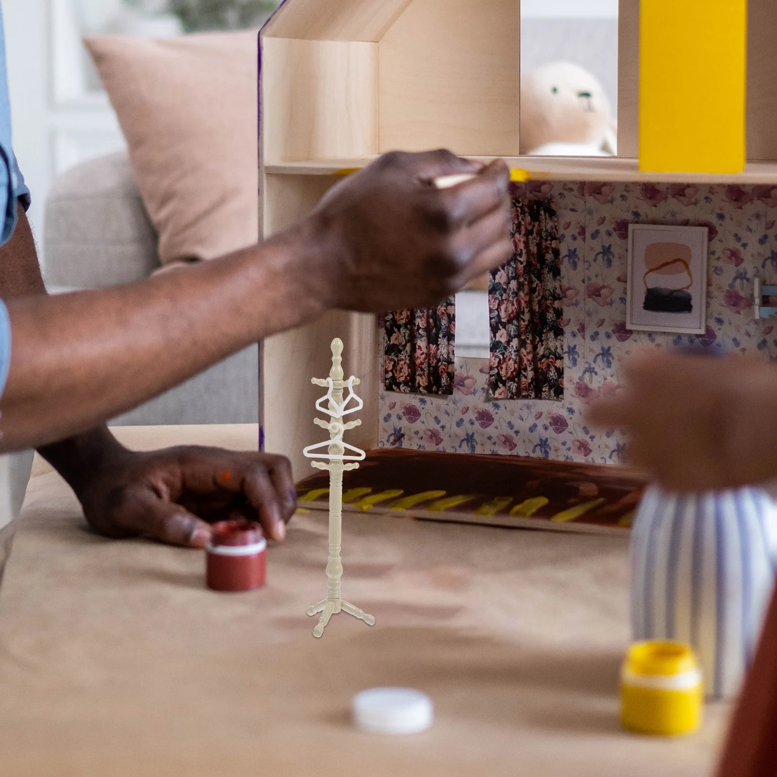 

1Set Delicate Mini Hanger Set Sturdy Simulation Rack for Organizing Miniature Garments Closet Storage Solution