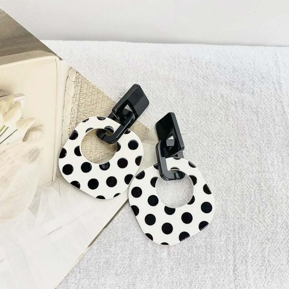 Rhombus Shape Vintage Polka Dot Earrings Lightweight Bohemian Style Geometric Acrylic Earrings Black White Minimalist
