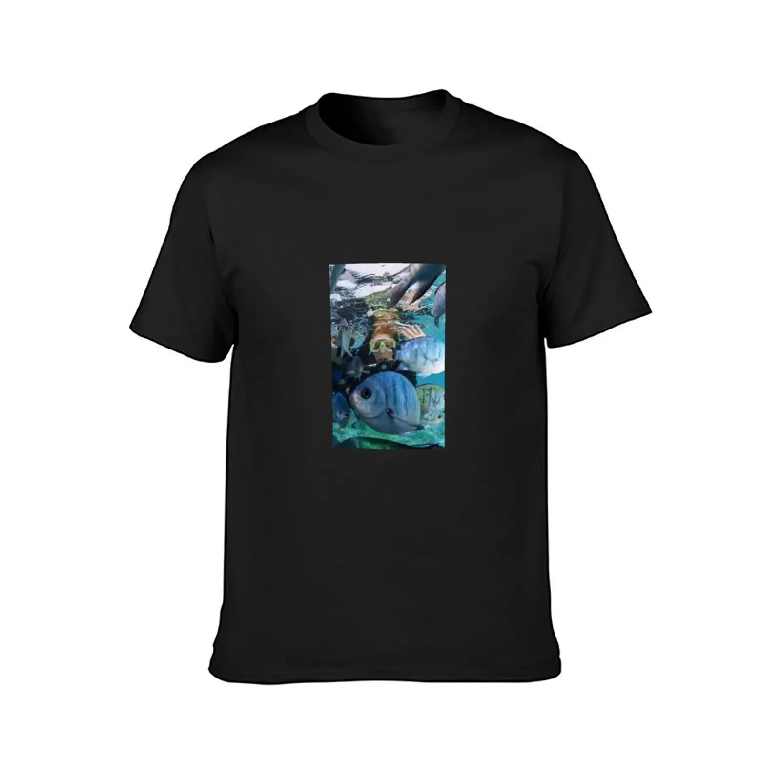 Scuba diving with tropical fish on the Great Barrier Reef, Queensland photograph T-Shirt sweat oversized t shirt men