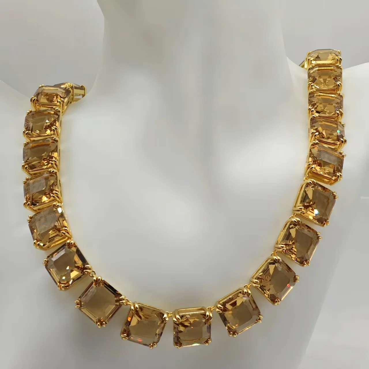 

2025 new classic and minimalist square-shaped brown earrings and necklace