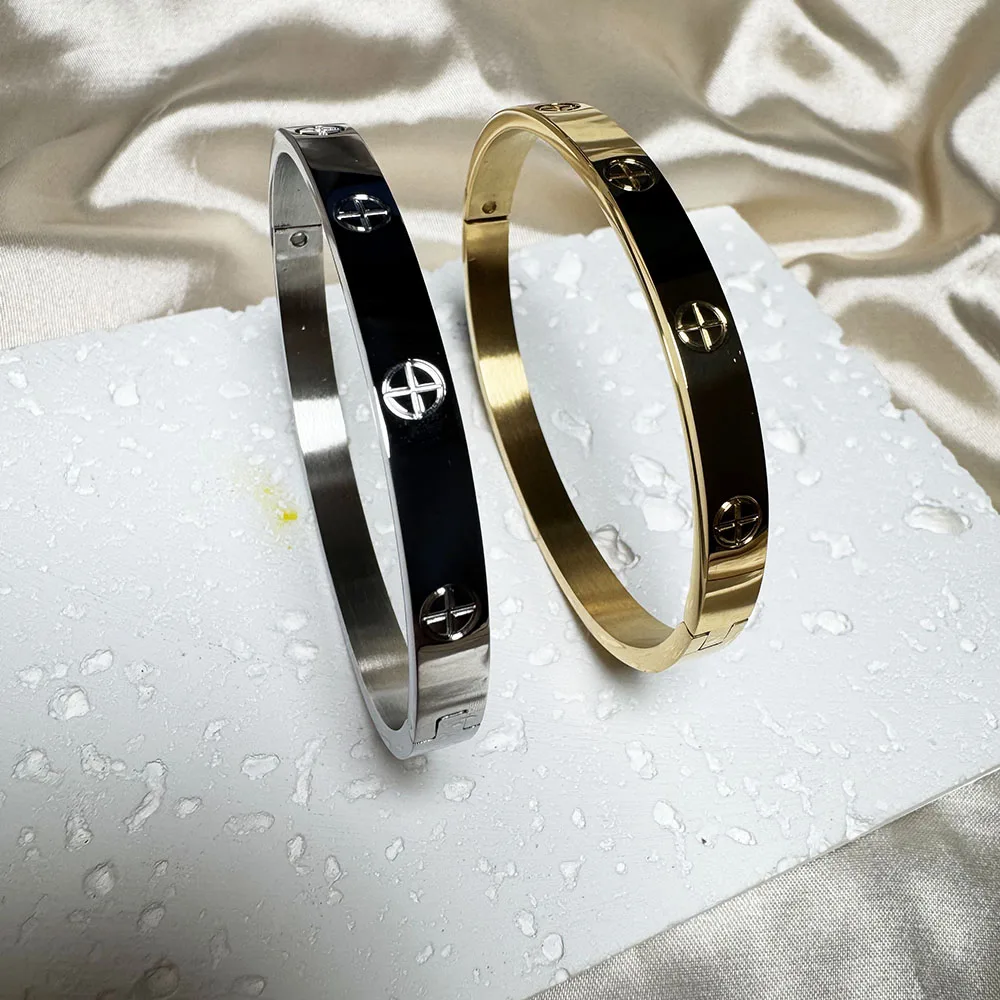 Nueva pulsera de diseño cruzado de acero inoxidable a la moda para mujer, brazalete de regalo, joyería de boda, venta al por mayor de 2025, nunca se decolora