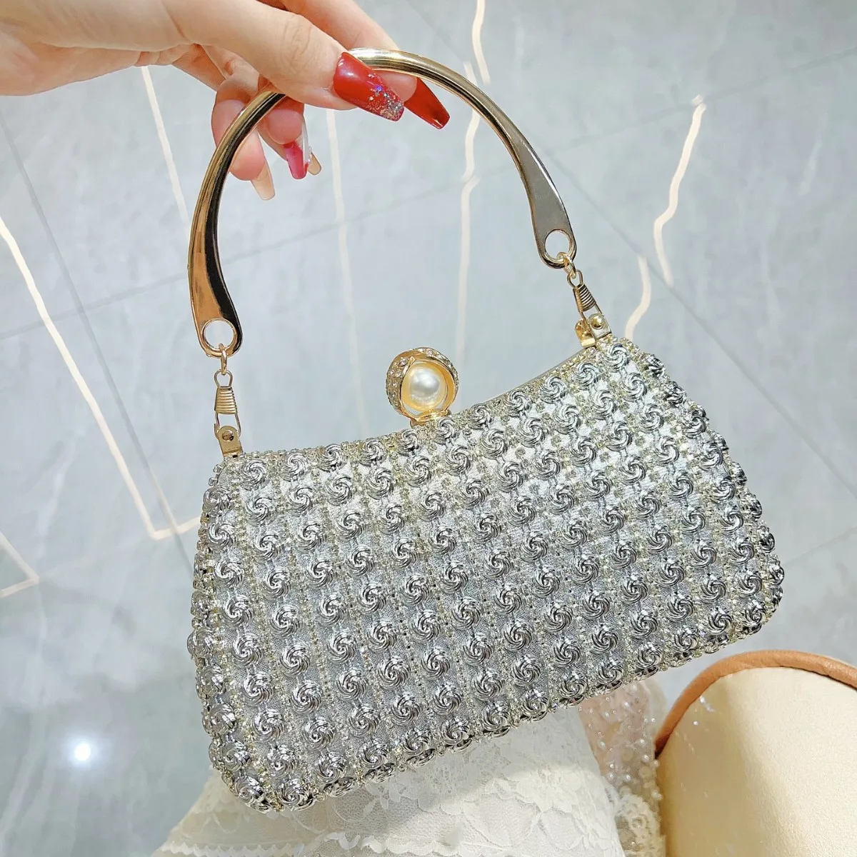 

New Pearl Inlaid Diamond Evening Bag Women’s Versatile Chain Strap Clutch Elegant Handheld Purse Wedding Dinner Party Handbag