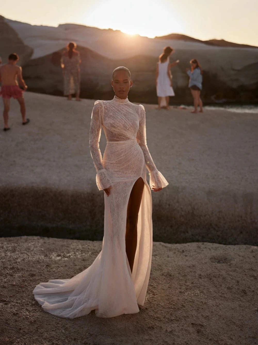 Robe de mariée longue sirène en dentelle et perles, avec traîne détachable, avec fente, col haut, robes de rêve personnalisées pour mariée