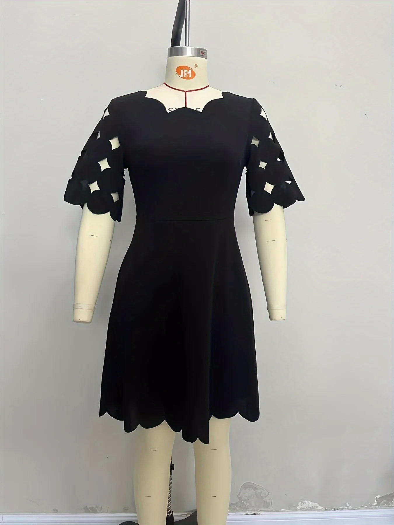 เดรสผ้าโปร่งลายดอกไม้สีพื้นแบบใหม่สำหรับผู้หญิง สไตล์ลำลองสำหรับใส่ในชีวิตประจำวัน แฟชั่นฤดูร้อน ทรงเอไลน์