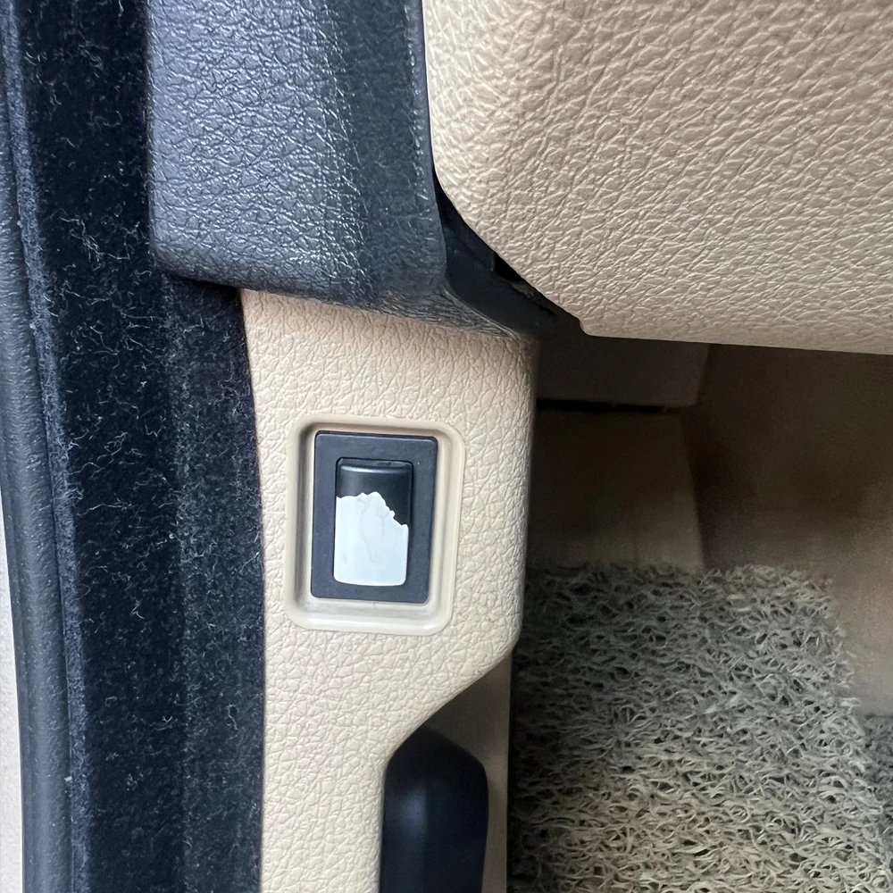 

Крышка кнопки задней двери багажника для BMW 1, 2, 3, 4, 5, 6, 7 X1 X3 Z4 серии E81 E82 E84 E90 F10 F11 F01 F02 91319200316