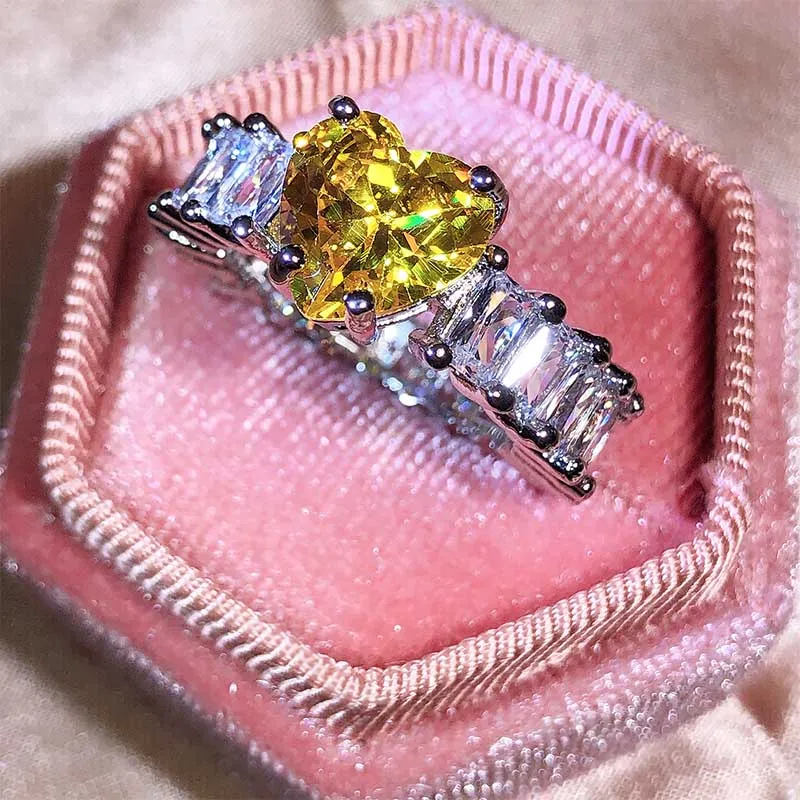 2022 NEW Fashion Topaz Yellow Heart Shaped Rectangular Full Diamond Couple Ring For Women Geometry Valentine's Day Gift Jewlry