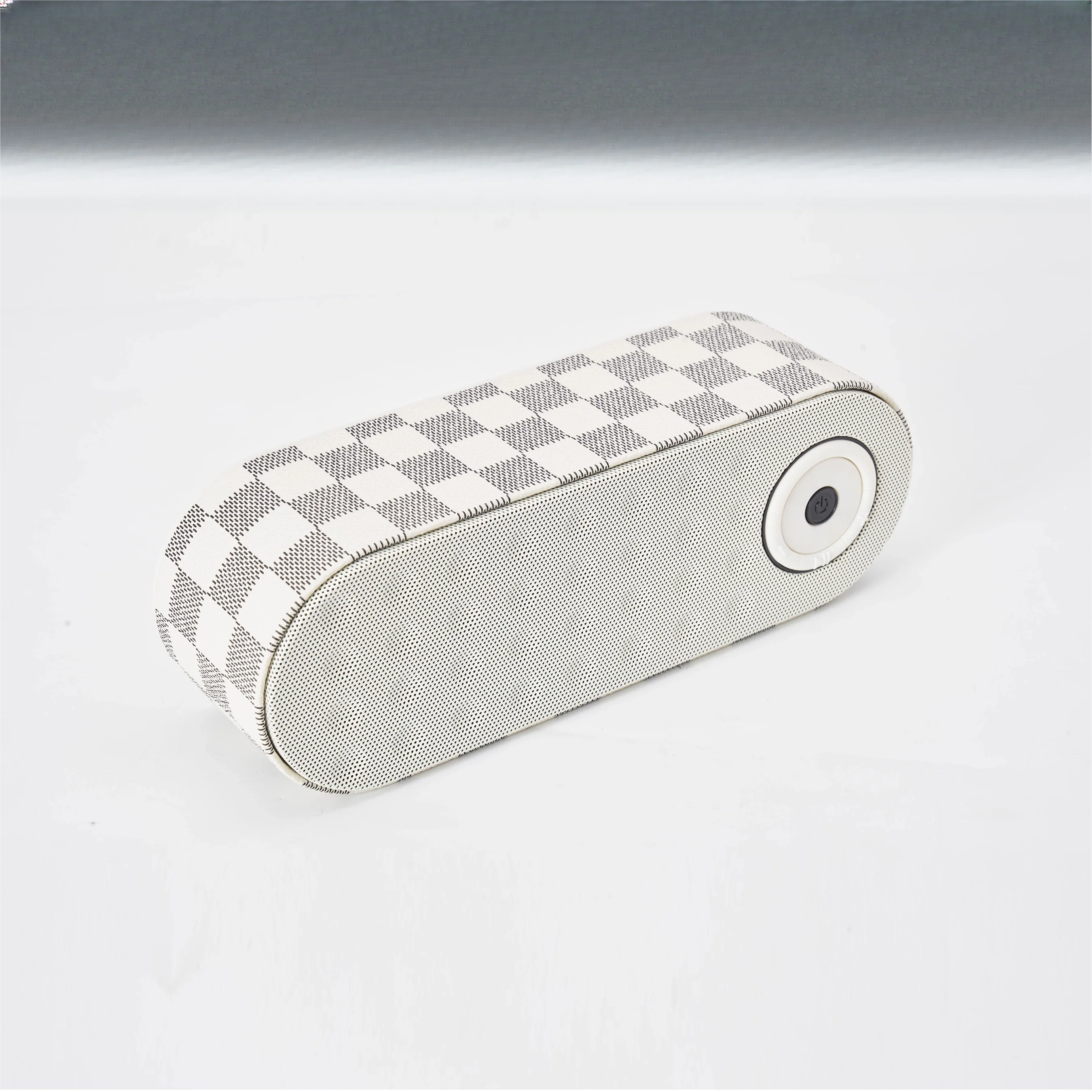 

Wireless bluetooth speaker, charging high sound quality, player