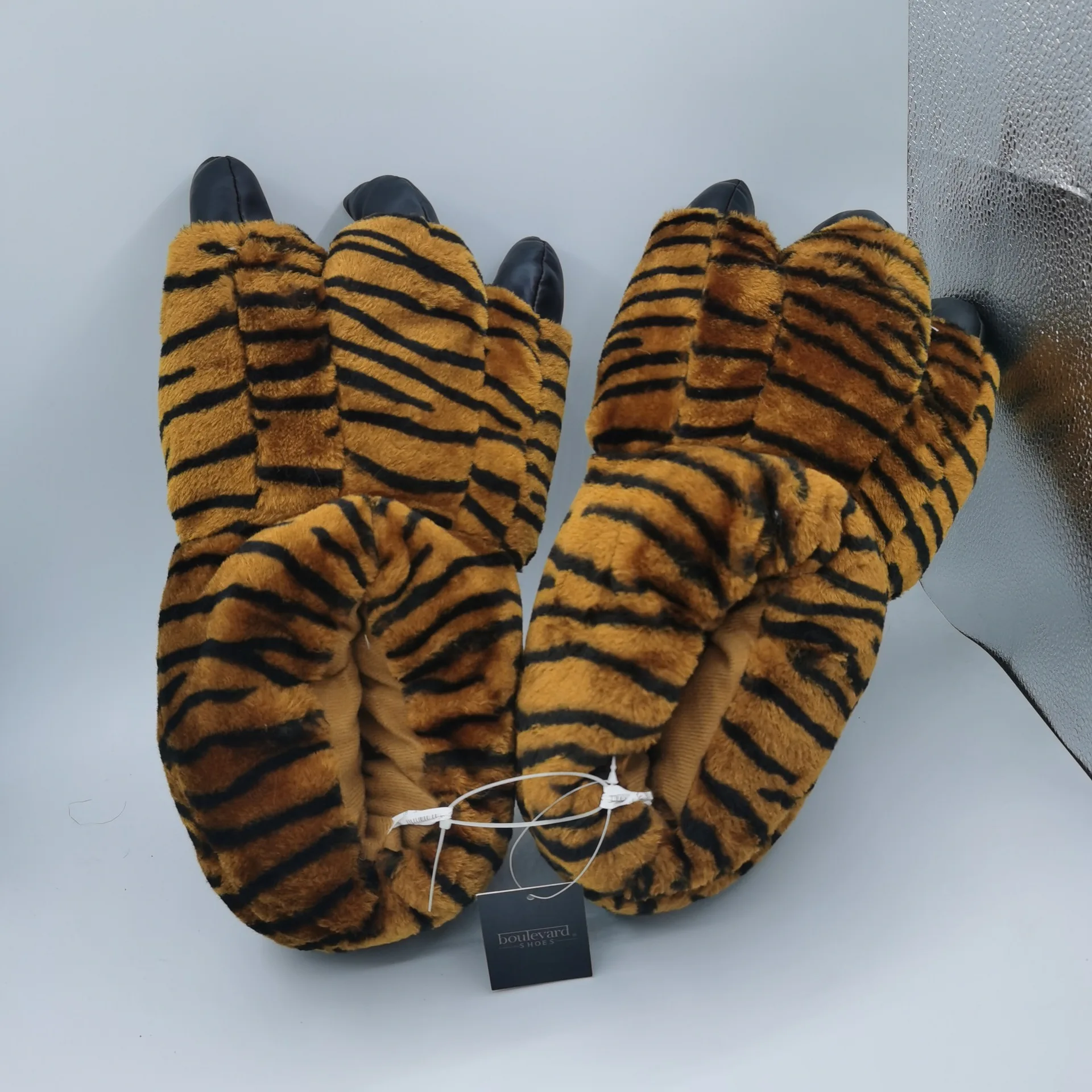 2022 Creative Animal Tiger Pattern Slippers Funny Design Bear Paw Furry Slides Plus Size Male Soft Fluffy Slippers Men Shoes