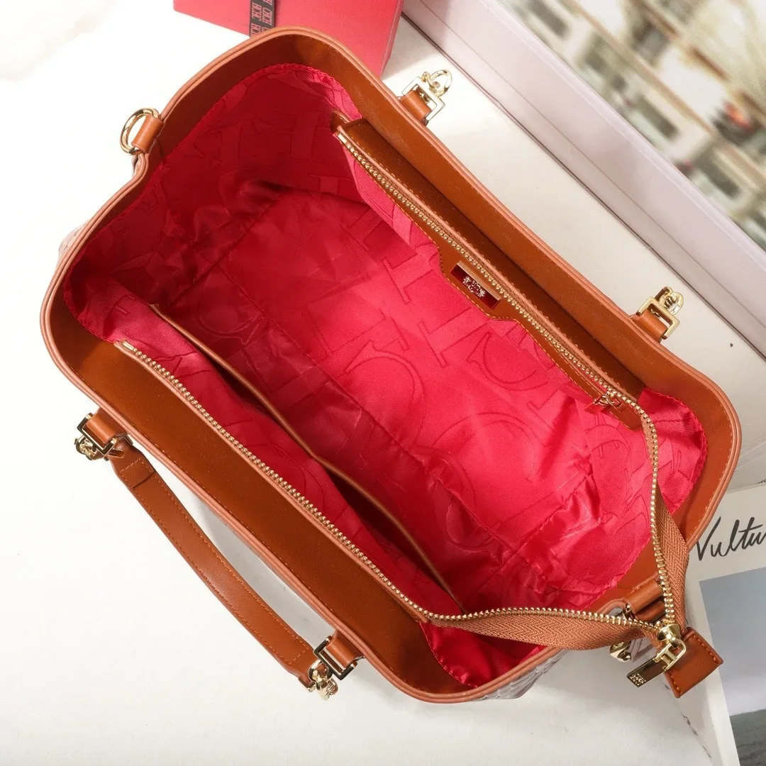 กระเป๋าคลัทช์หนังสุดหรู ดีไซน์ใหม่ ปี 2025 สไตล์มินิมอล สีพื้น เรียบง่าย ทันสมัย สำหรับผู้หญิงแฟชั่น